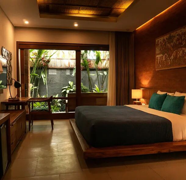 Счастливые часы в Le Resto